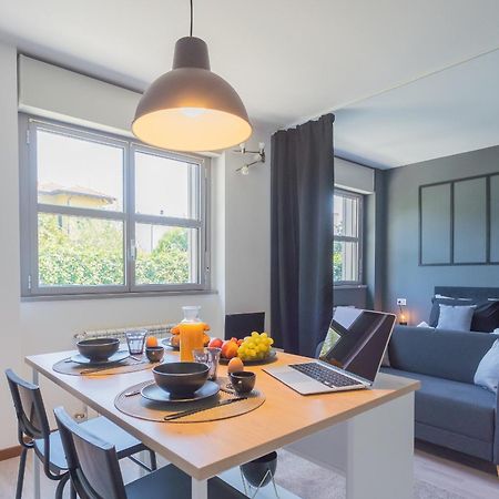 Black Loft Como By Rent All Como Exteriör bild