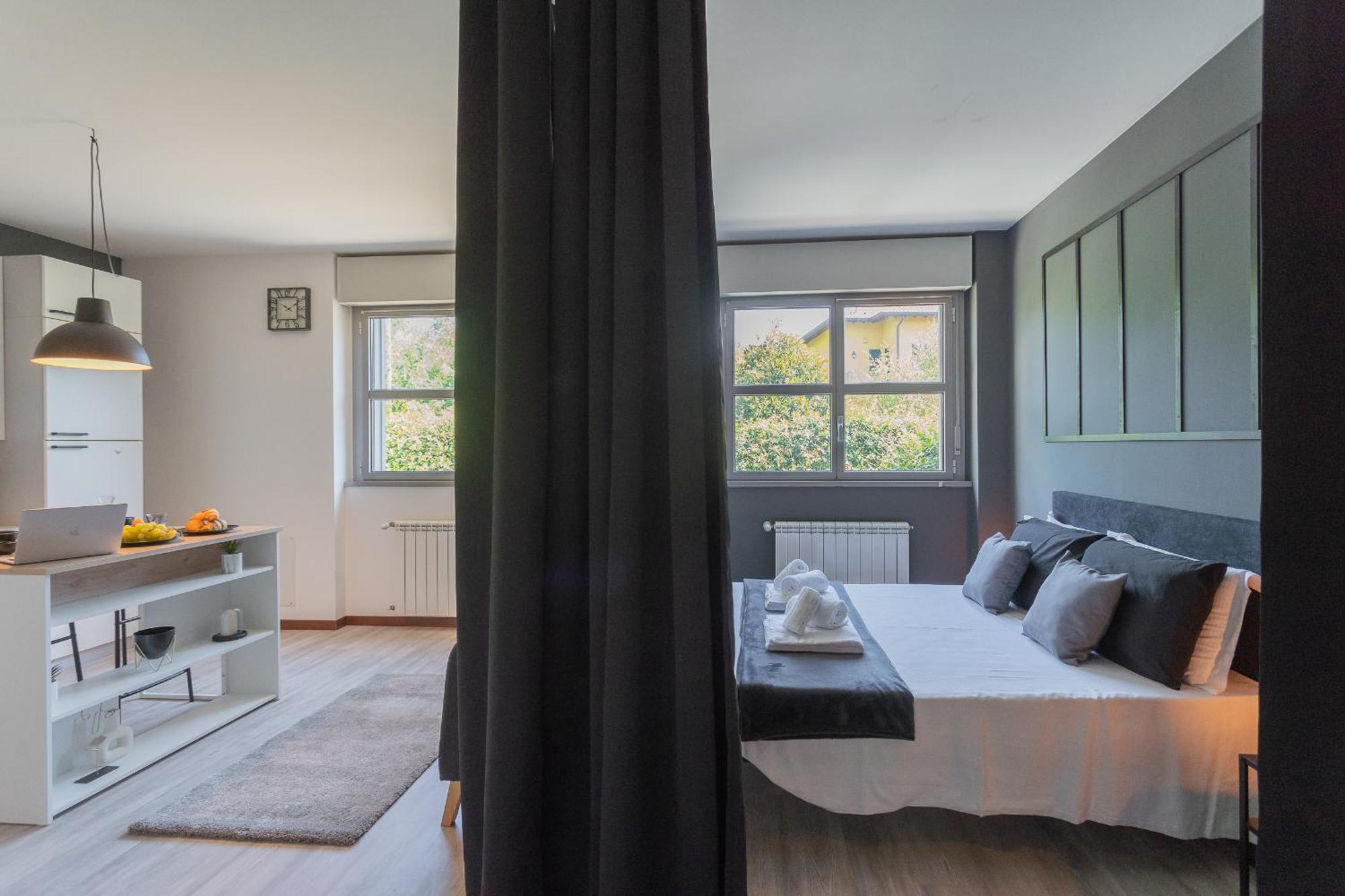 Black Loft Como By Rent All Como Exteriör bild